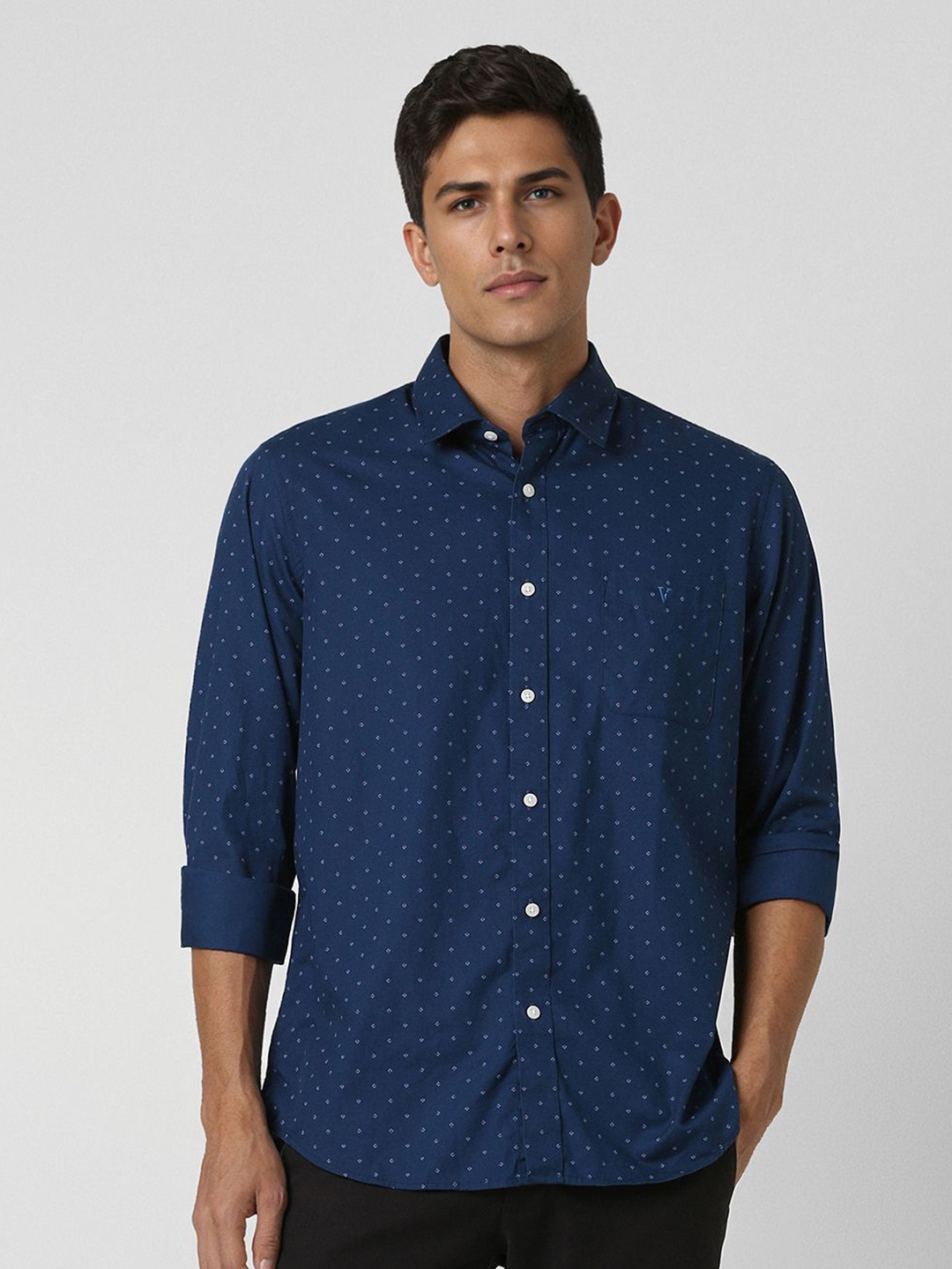 

Van Heusen Sport Men Slim Fit Opaque Printed Casual Shirt, Navy blue