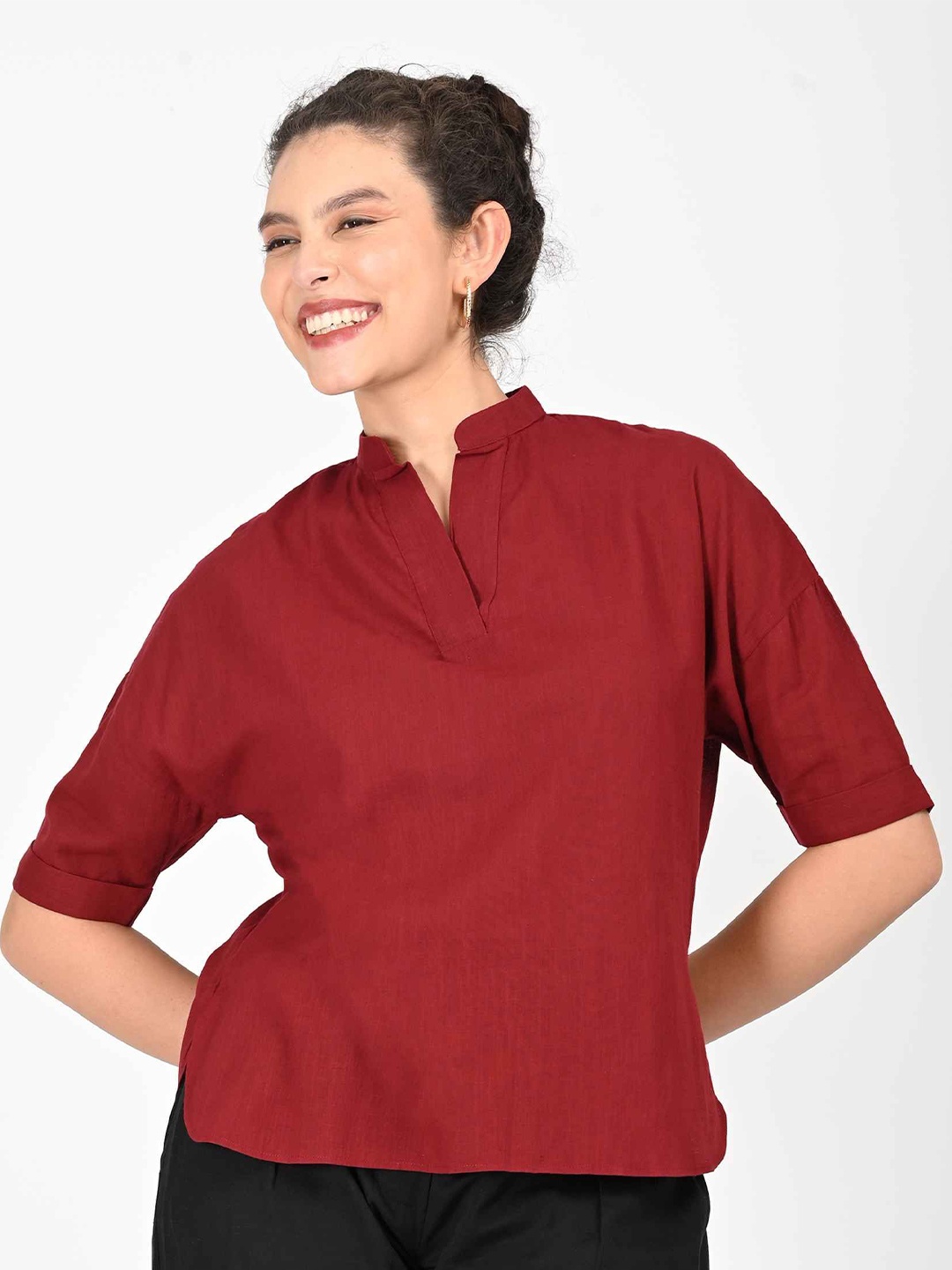 

Saltpetre Women Mandarin Collar Regular Top, Maroon