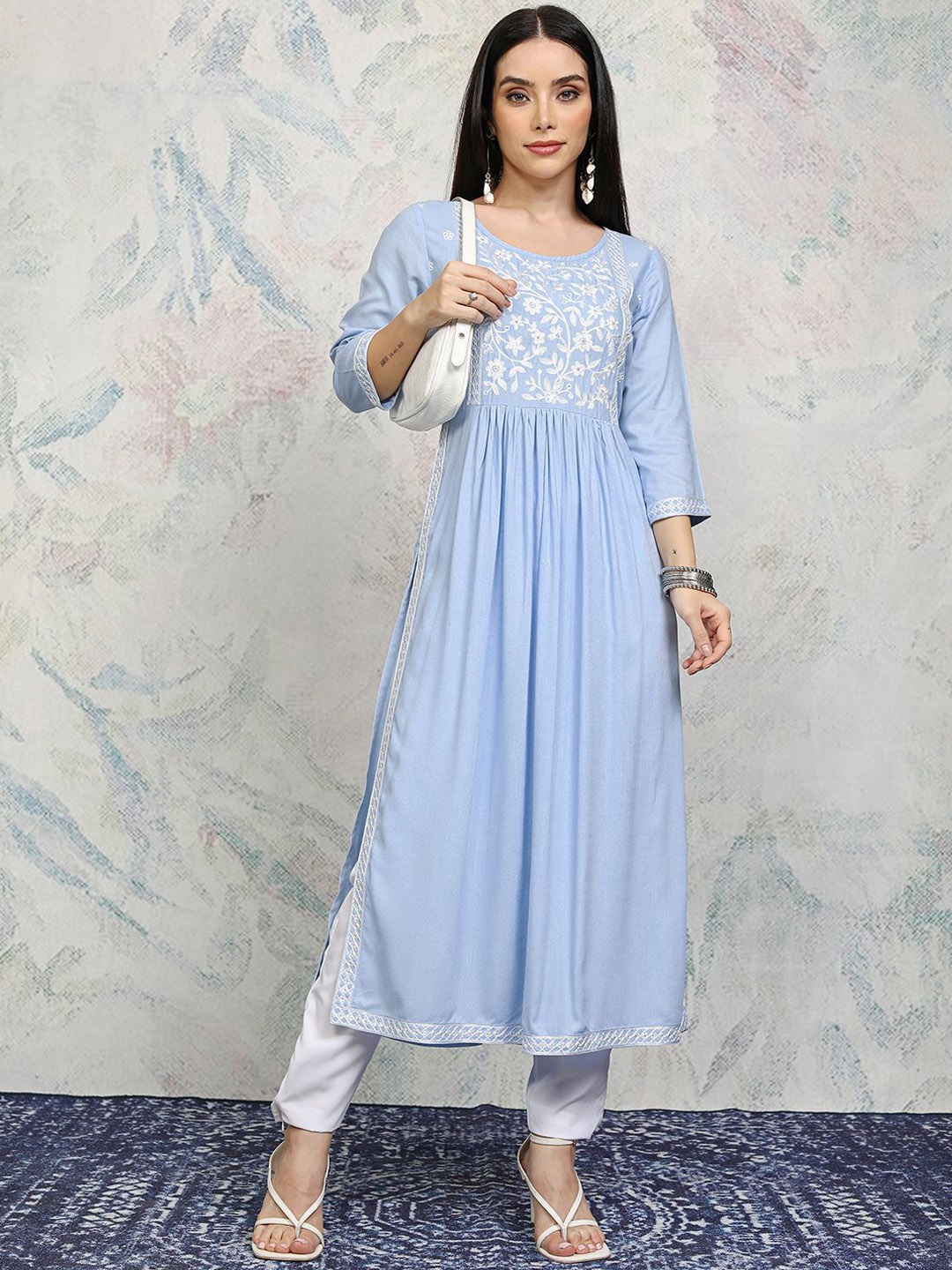 

Vishudh Women Embroidered Kurta, Blue