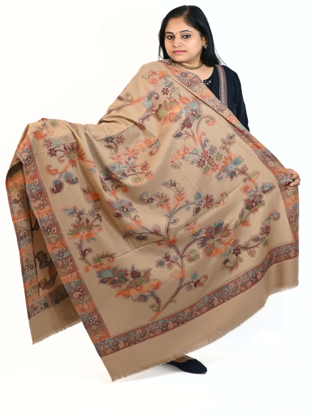 

Vrinde Women Paisley Printed Shawl, Beige