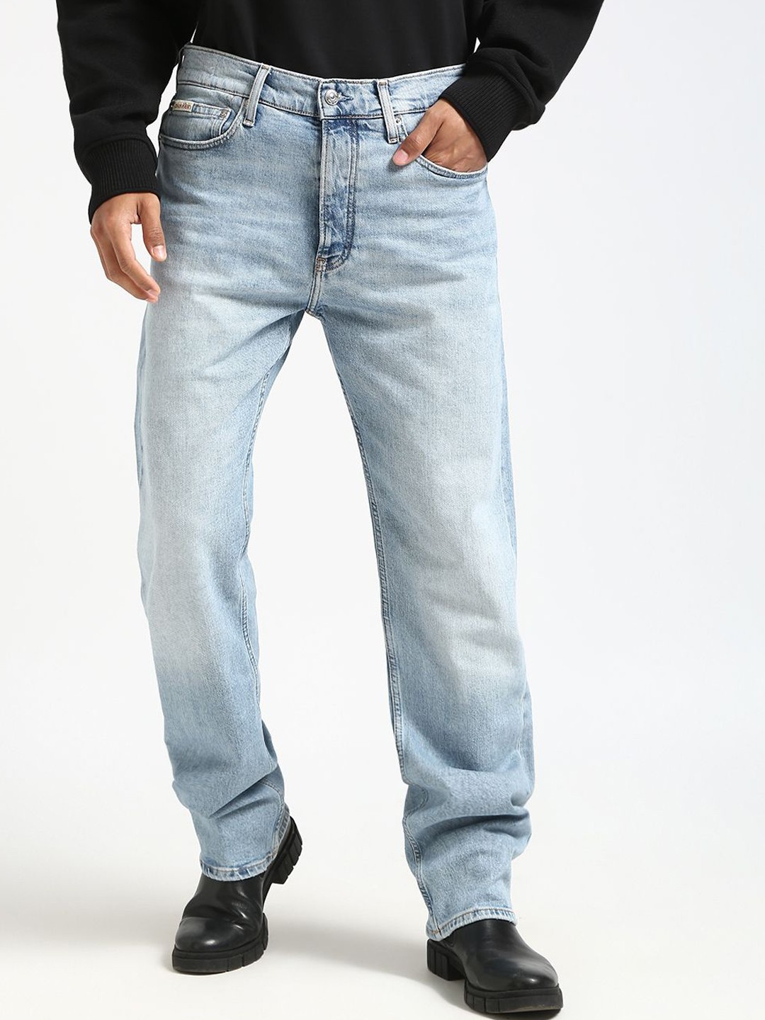 

Calvin Klein Jeans Men Cotton Straight Fit Low Distress Heavy Fade Jeans, Blue
