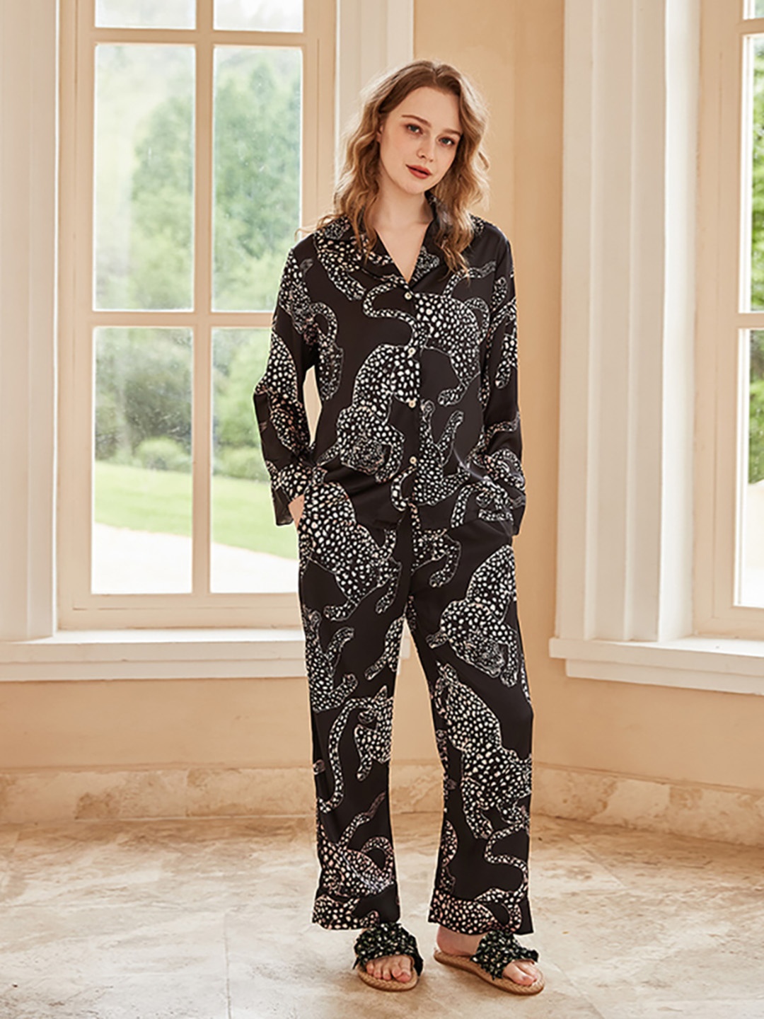 

JC Collection Women Printed Lapel Collar Night suit, Black