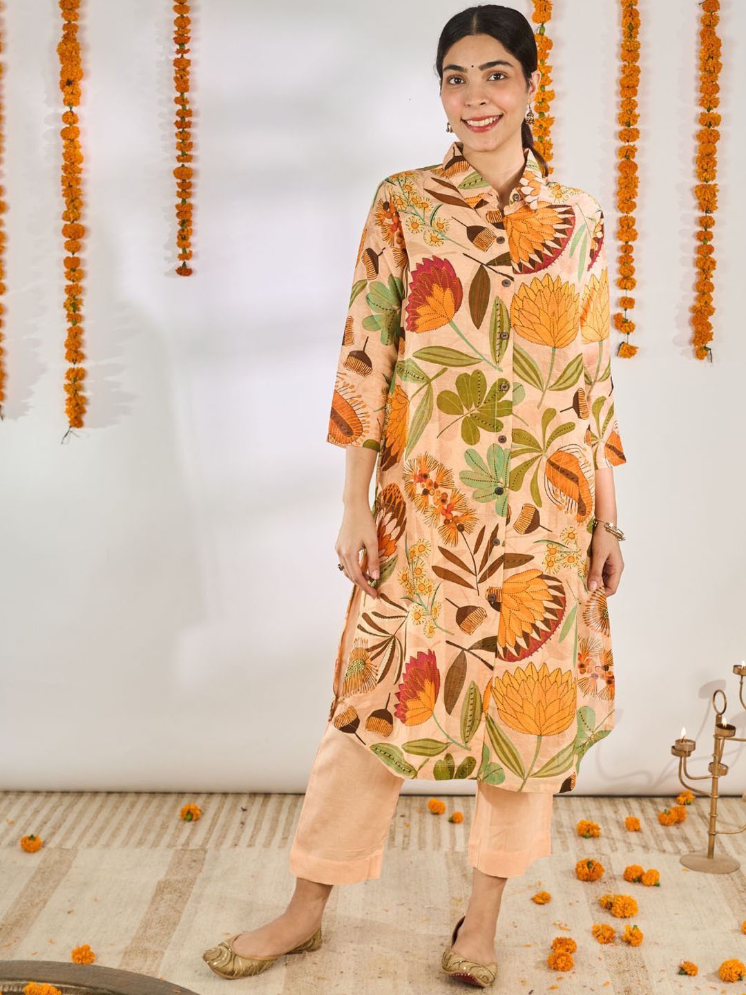 

Minimul Women Printed Regular Linen Kurta with Trousers, Peach