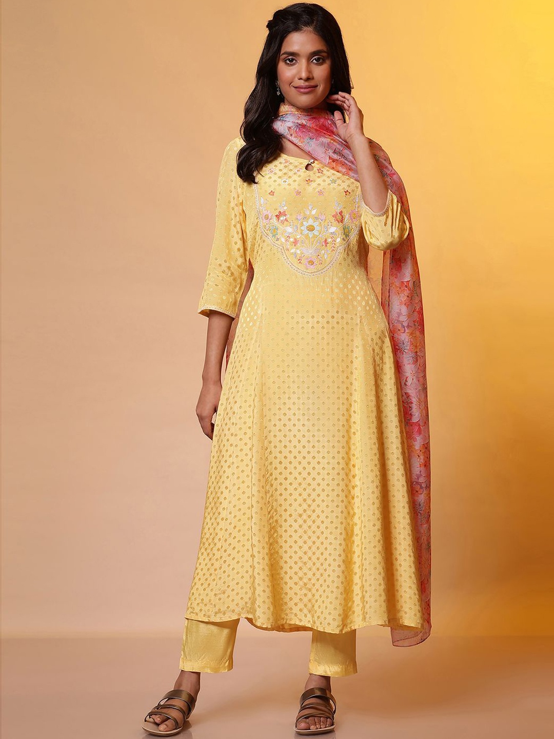 

AURELIA Women Floral Embroidered Regular Thread Work Kurta with Palazzos & With Dupatta, Yellow