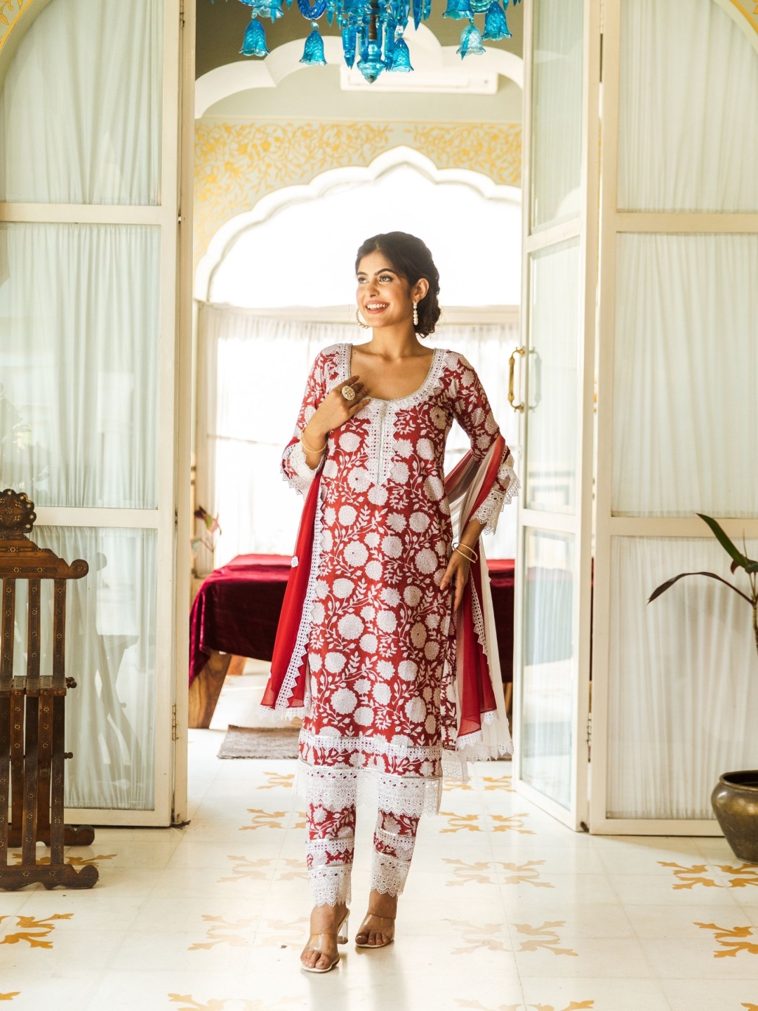 

ASHEERA Women Floral Printed Regular Pure Cotton Kurta with Trousers & With Dupatta, Red