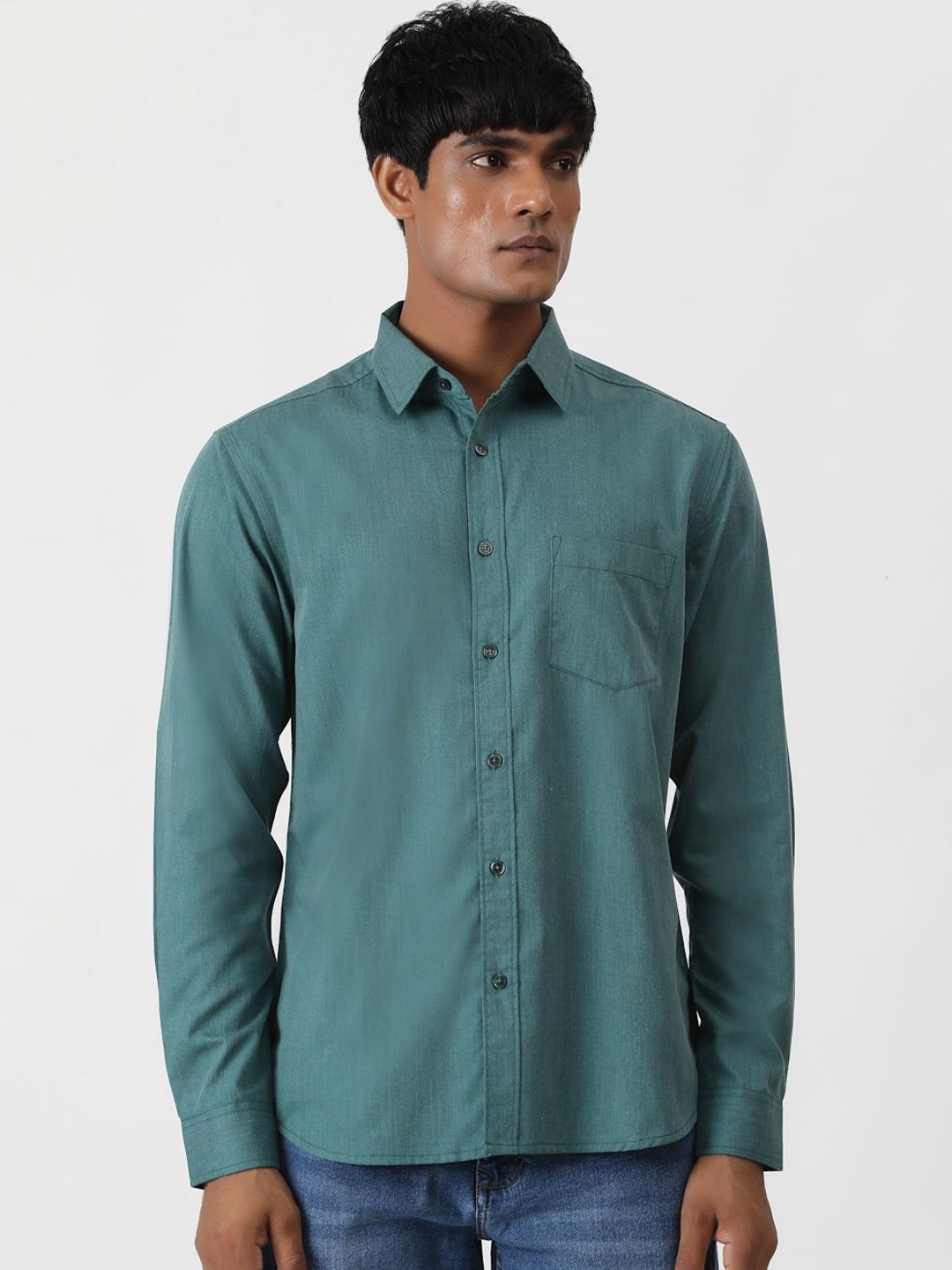 

Greenfibre Men Slim Fit Opaque Casual Shirt, Green