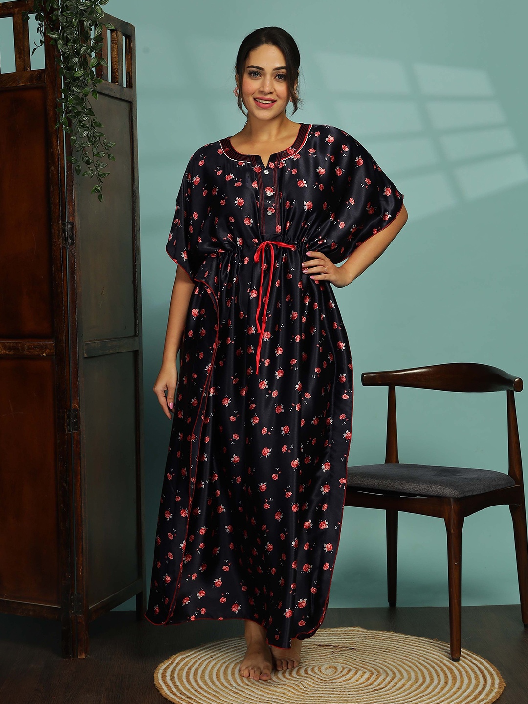 

9shines Label Women Floral Printed Maxi Nightdress, Black