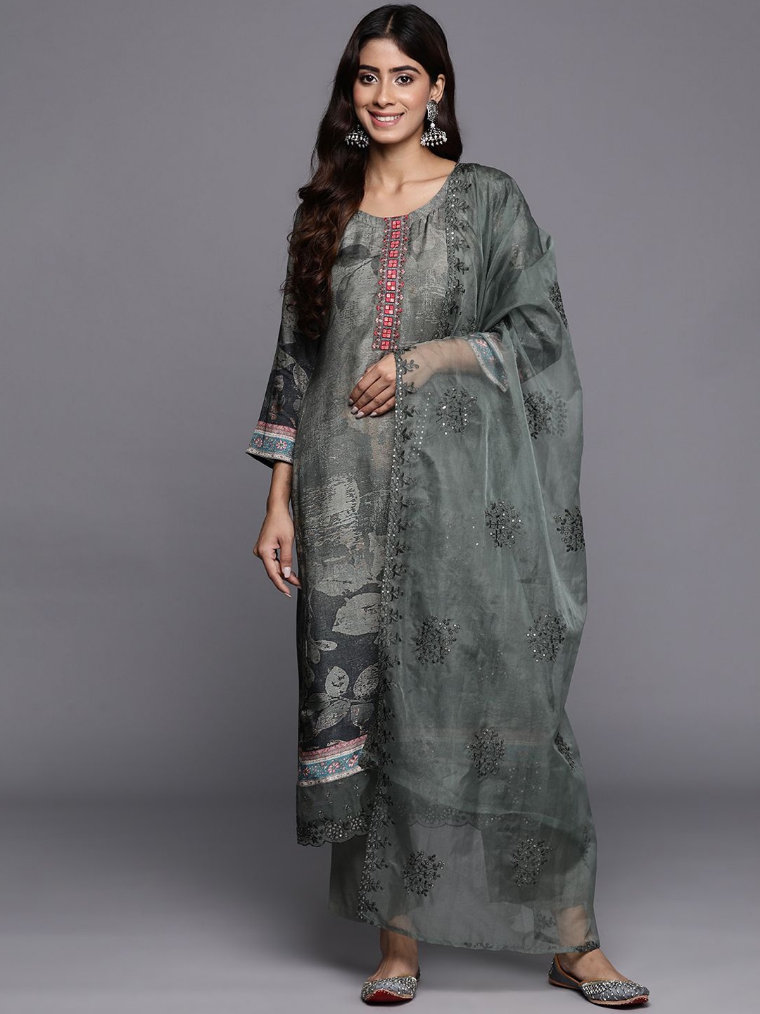 

KALINI Women Floral Printed Regular Thread Work Kurta with Trousers & With Dupatta, Green