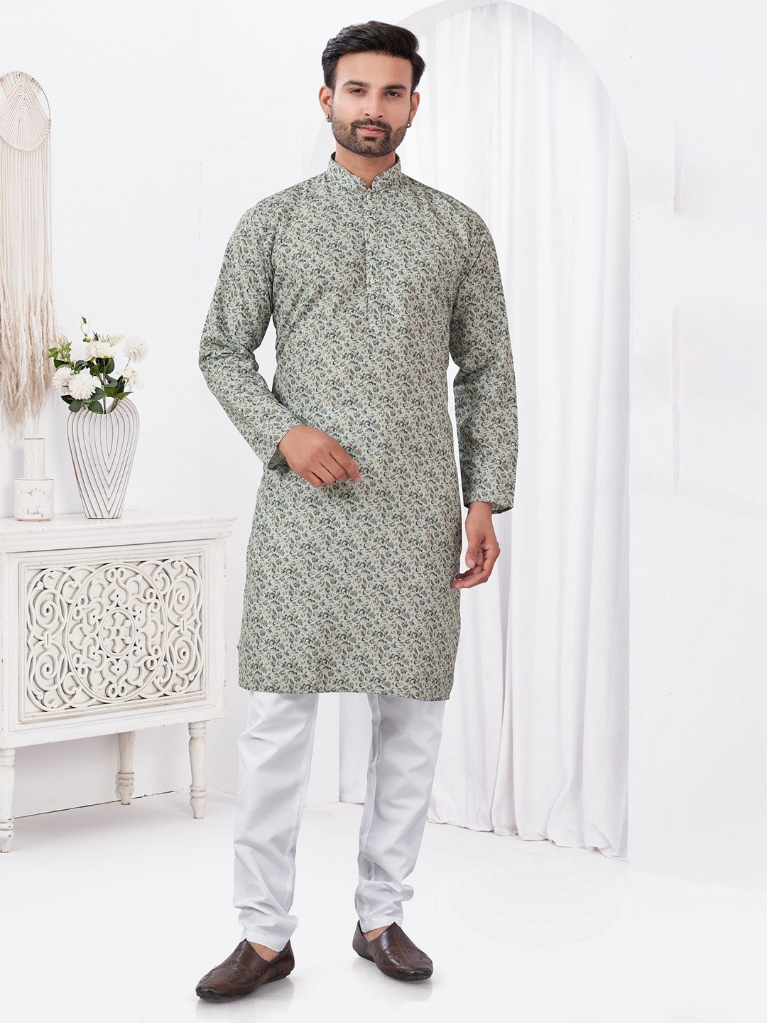 

OUTLUK Men Floral Printed Regular Kurta with Pyjamas, Grey