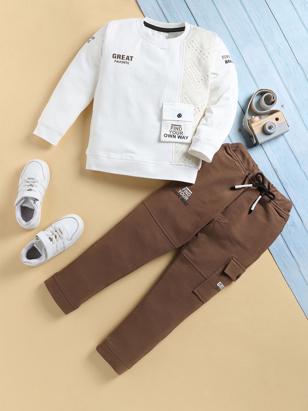 

Toonyport Boys T-shirt with Trousers, Cream
