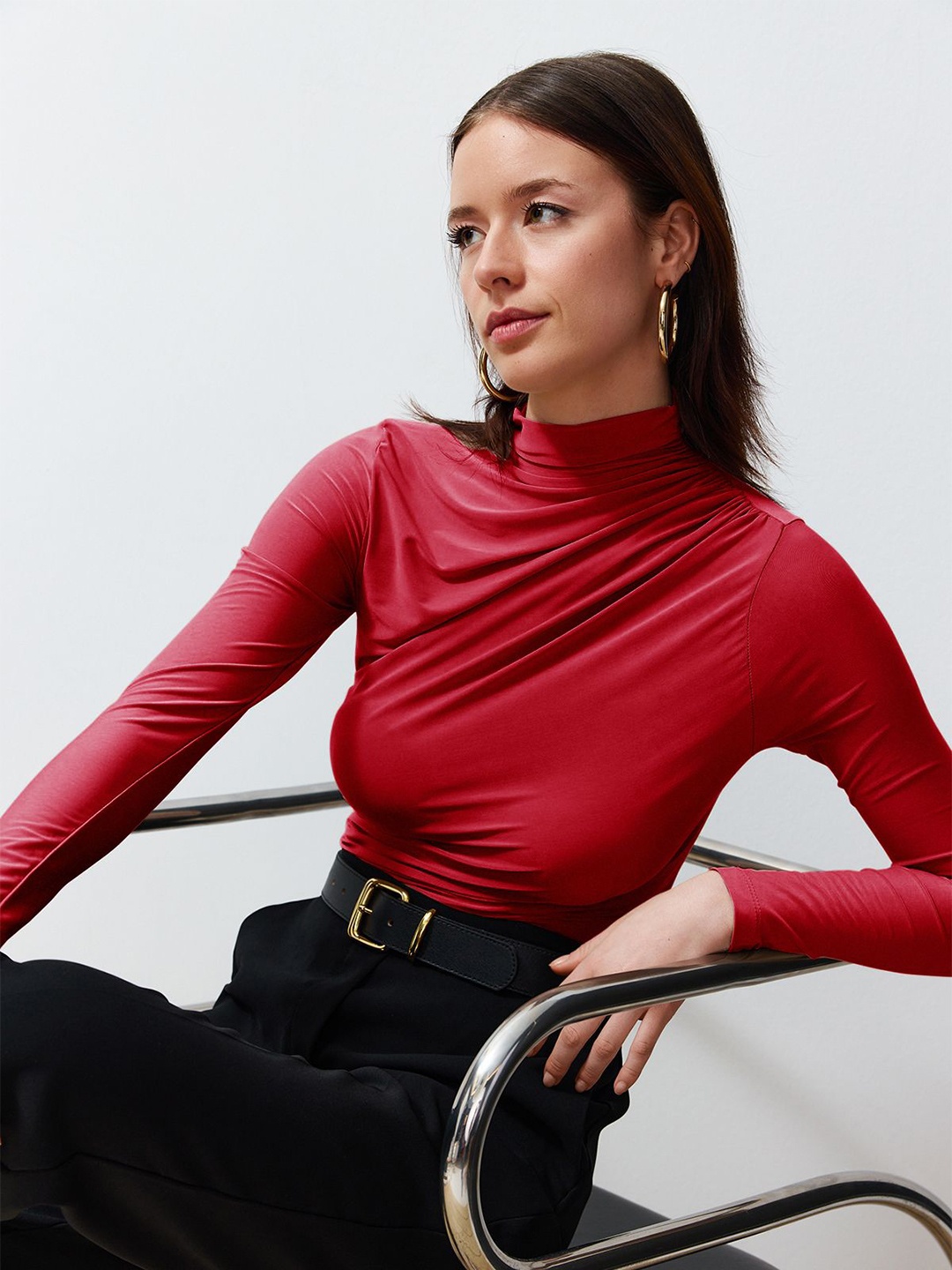 

Trendyol Women High Neck Fitted Top, Na