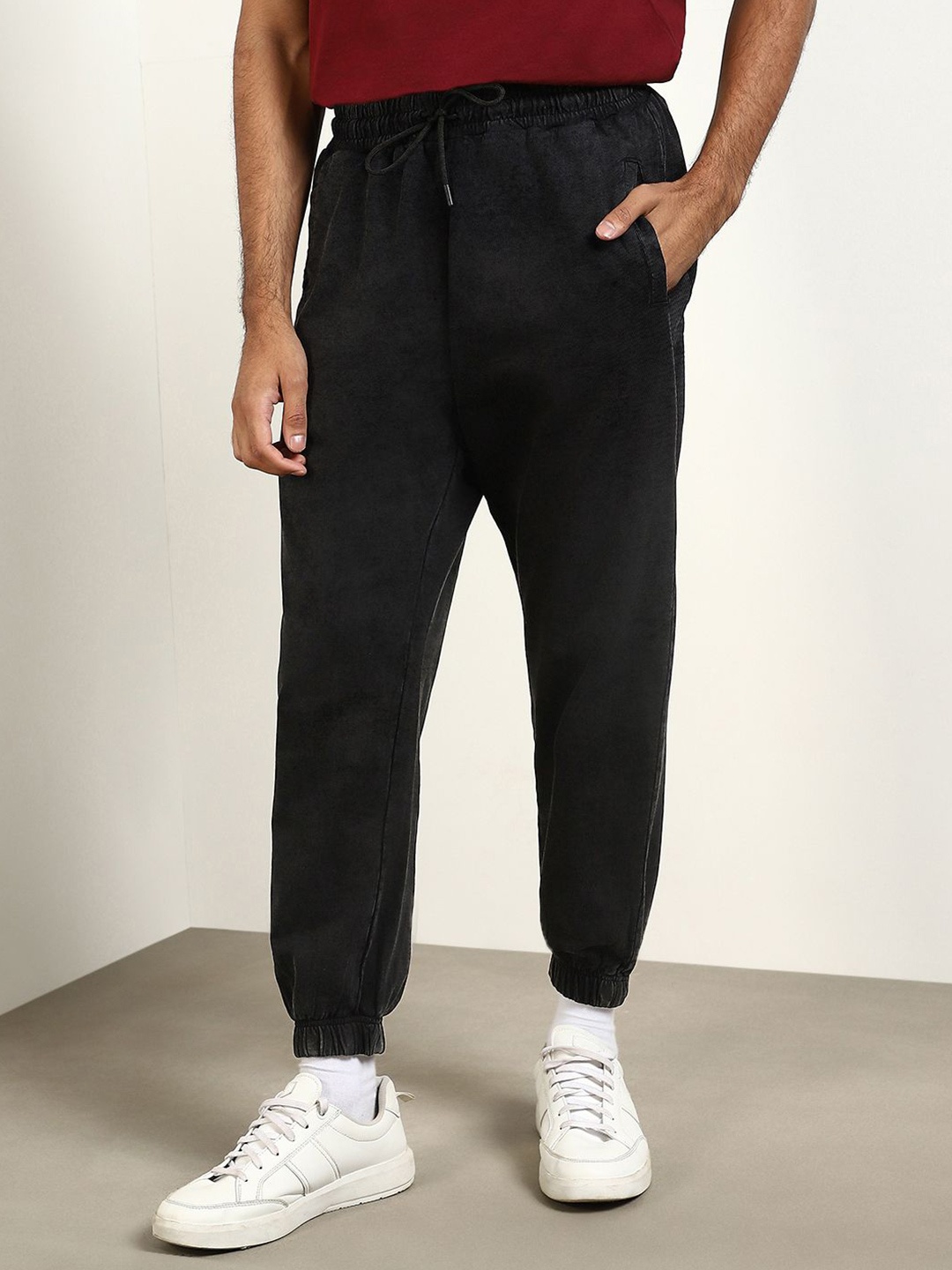 

NOBERO Men Pure Cotton Relaxed-Fit Track Pant, Black