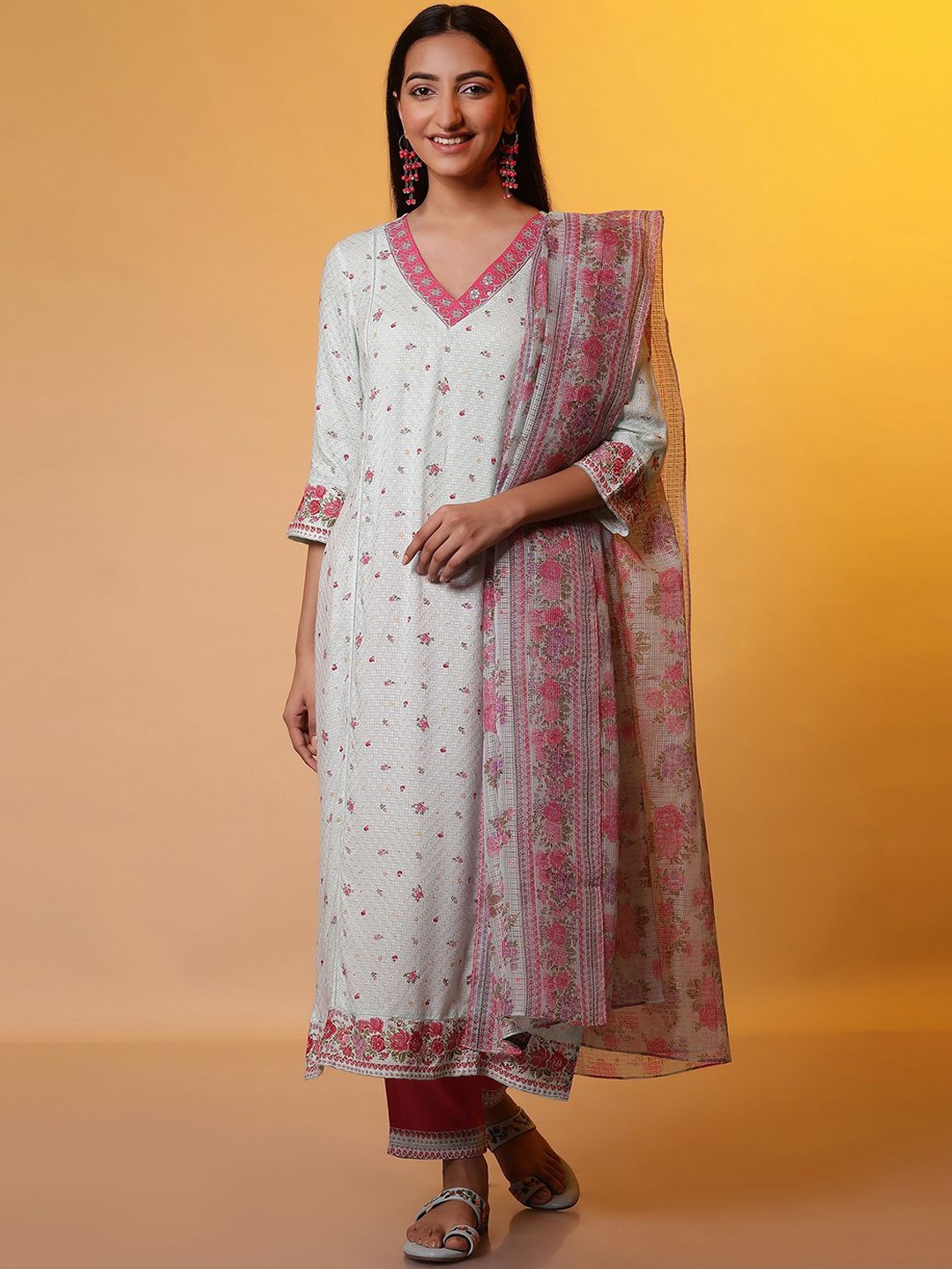 

AURELIA Women Ethnic Motifs Printed Regular Kurta with Trousers & With Dupatta, Pink