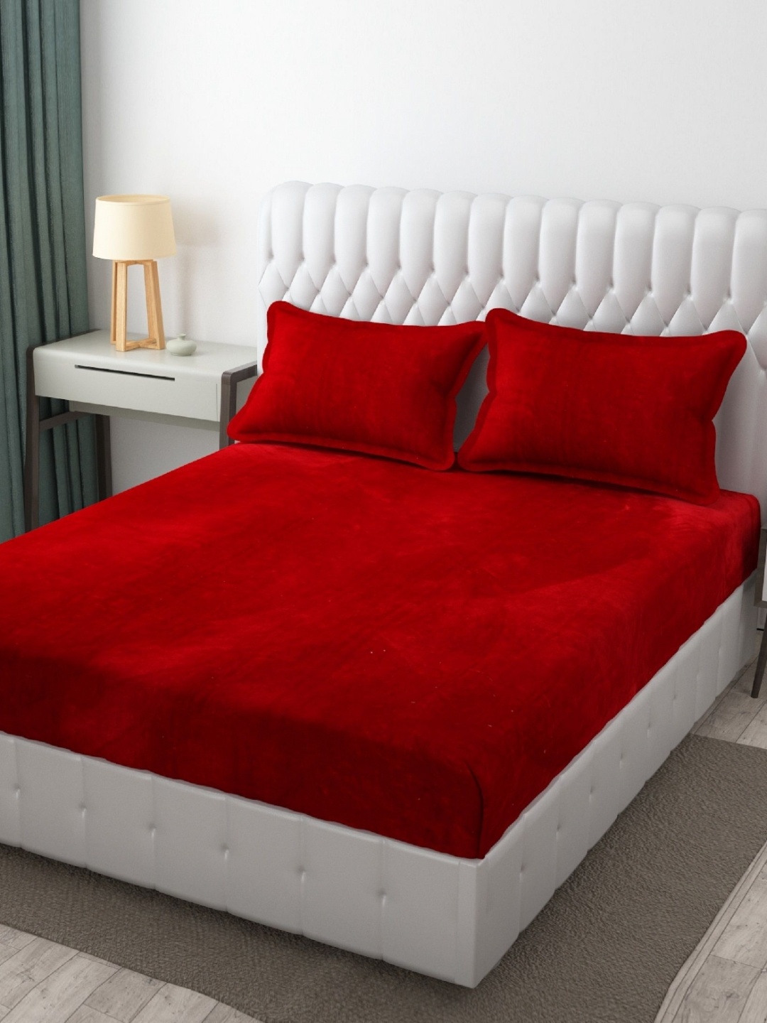 

AaHo Decor Red Warm Flannel Fitted 200 TC King Size Bedsheet Set 1.83 m x 1.99 m x 25 cm