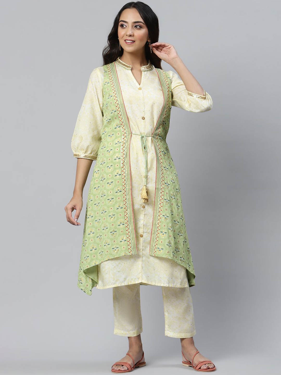 

AURELIA Women Floral Printed Regular Kurta with Trousers, Green