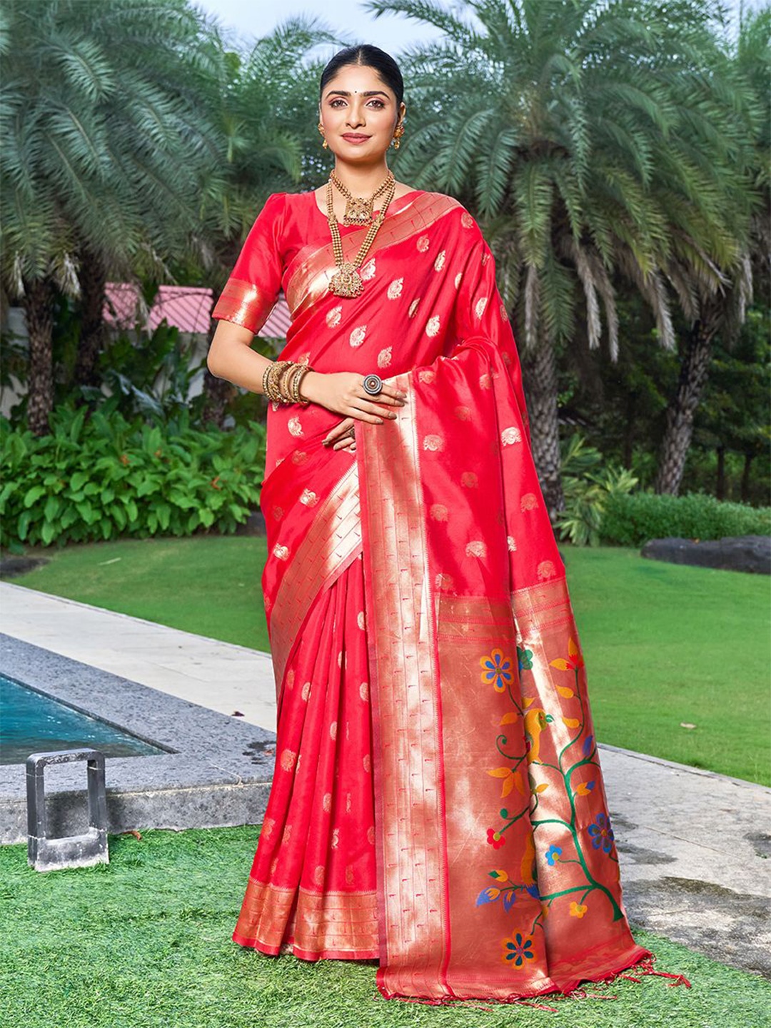 

GARIYA Woven Design Zari Silk Blend Paithani Saree, Red