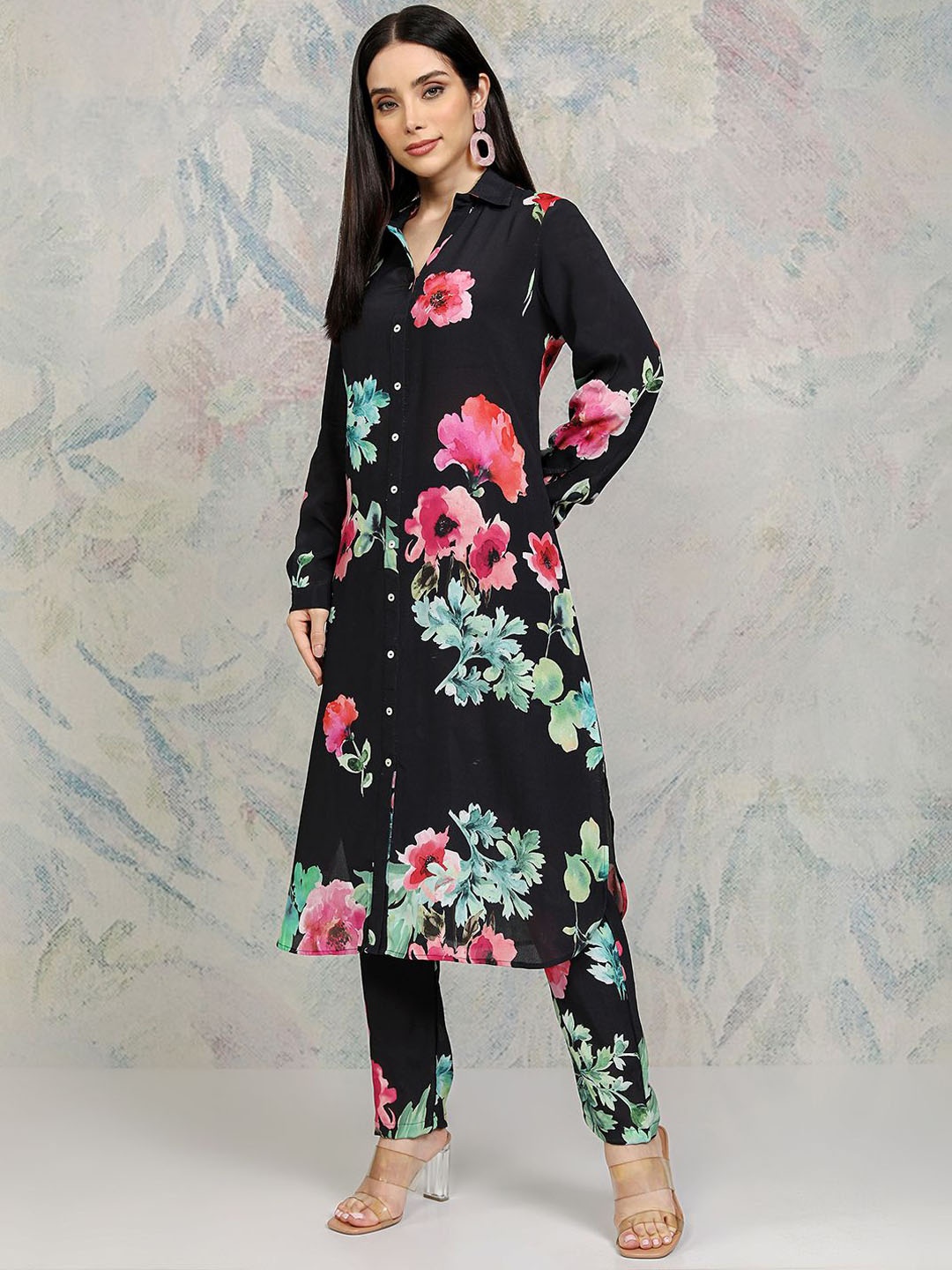 

Vishudh Women Ethnic Motifs Printed Regular Kurta with Trousers, Black