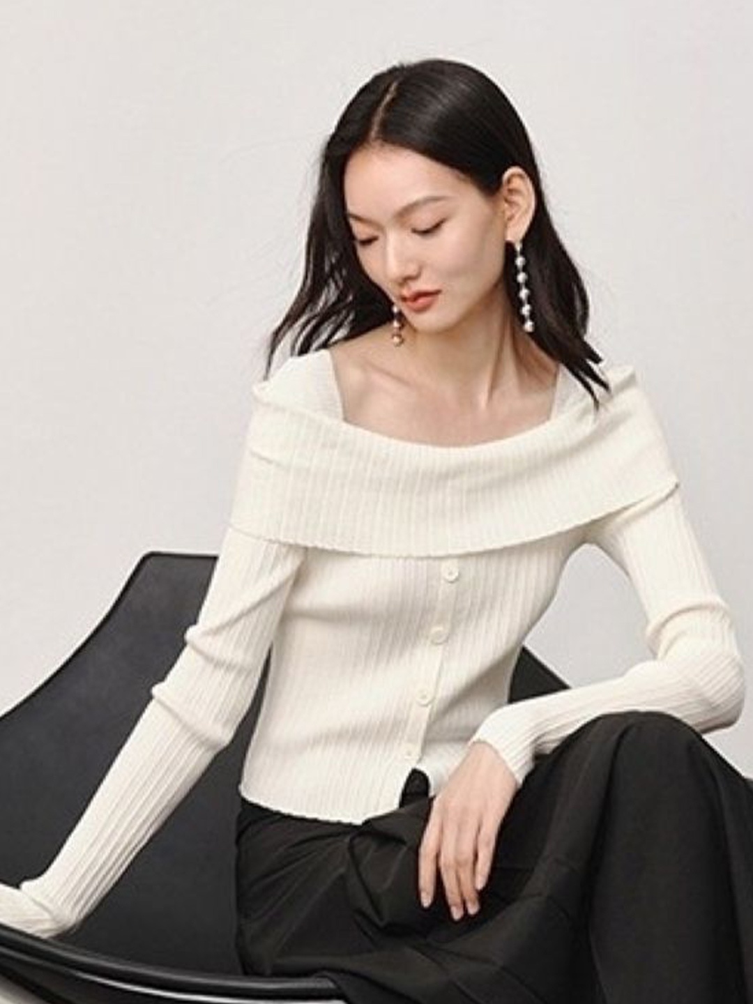 

KPOP Women Off-Shoulder Extended Sleeves Pure Cotton Top, White