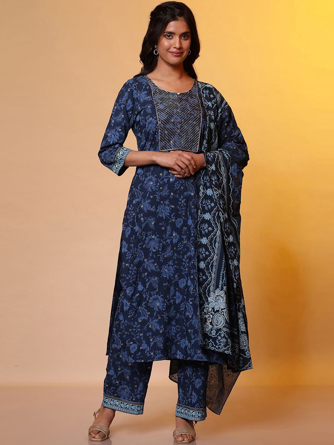 

AURELIA Women Floral Printed Regular Gotta Patti Kurta with Palazzos & With Dupatta, Blue