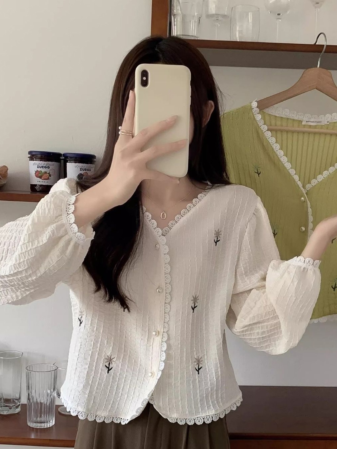 

KPOP Women Floral Embroidered Top, White