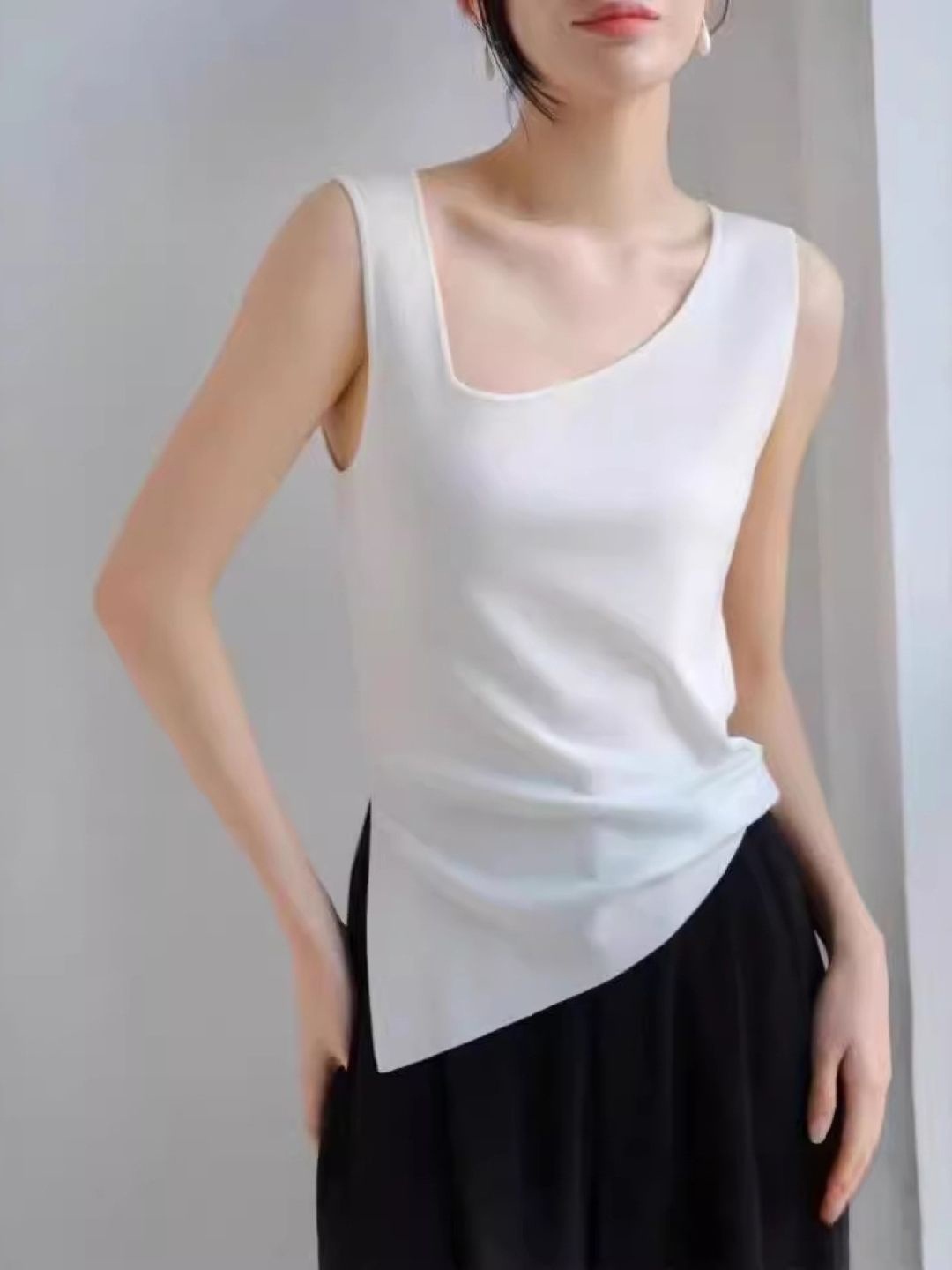 

KPOP Women V-Neck Sleeveless Top, White