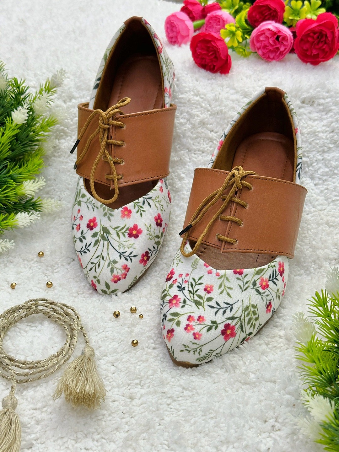 

DressBerry Women Floral Printed Lace-Up Mules, White