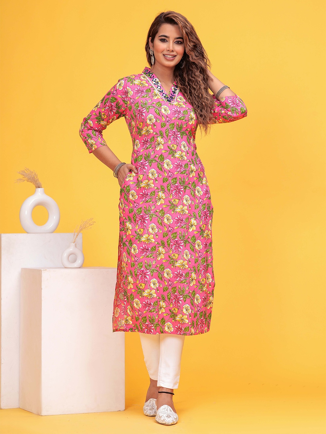 

DIZON Women Floral Printed Straight Kurta, Rose
