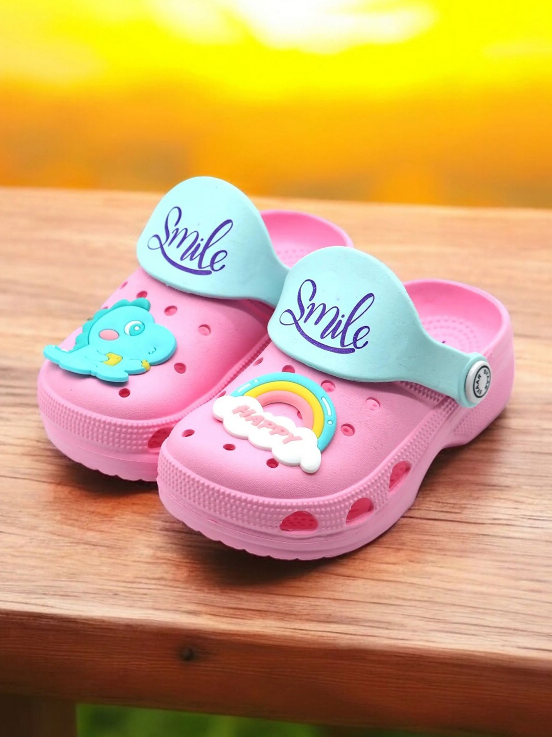 

Svaar Kids Embellished Rubber Clogs, Pink