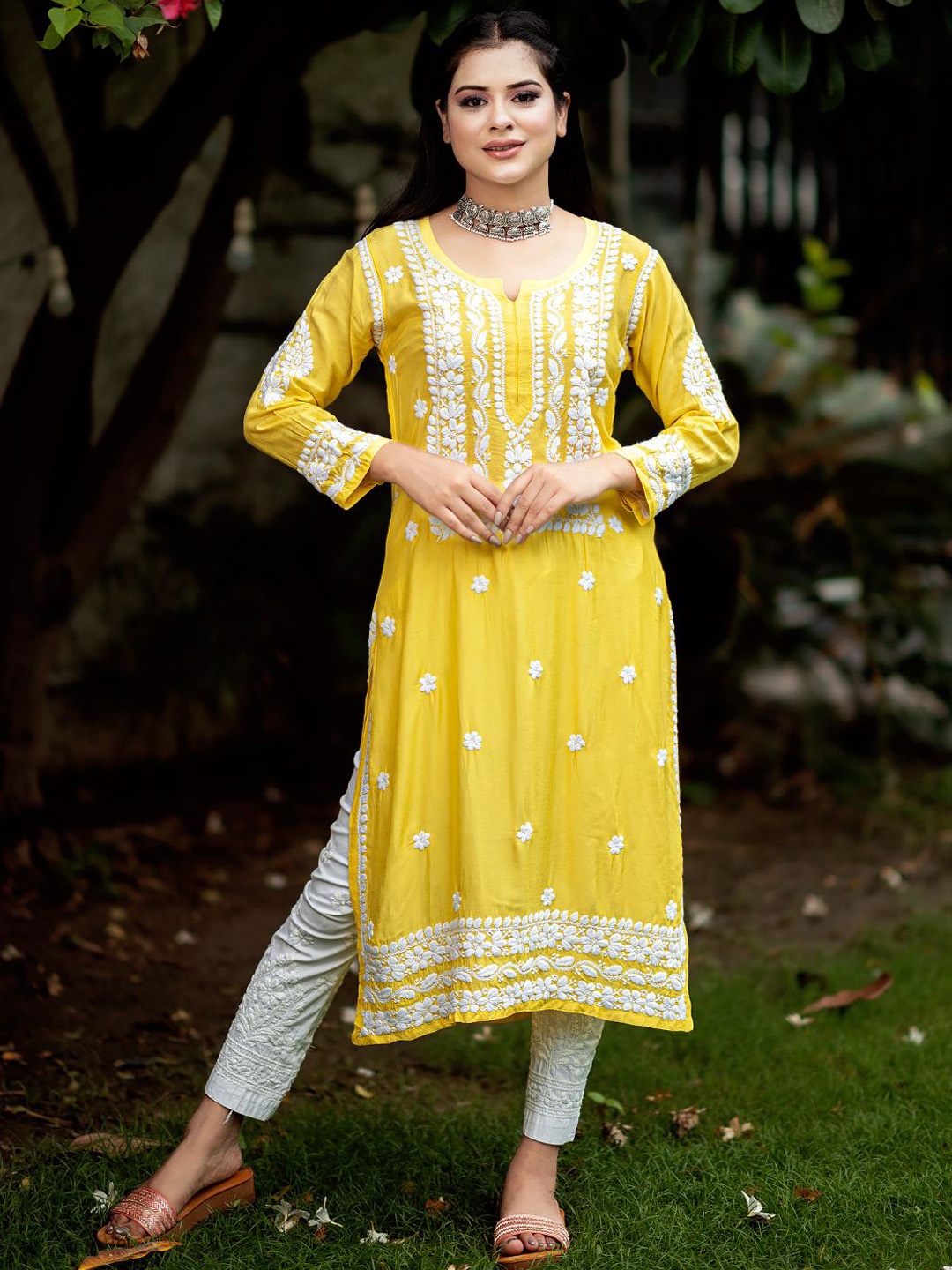 

The Chikan Label Women Ethnic Motifs Embroidered Chikankari Floral Handloom Kurta, Yellow