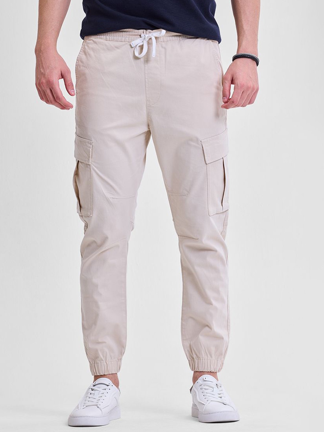 

Snitch Men Smart Mid-Rise Slim Fit Cotton Cargos Trousers, Beige