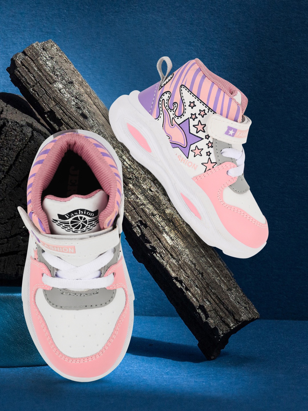 

Tiny Bugs Girls Printed Round Toe Sneakers, Pink