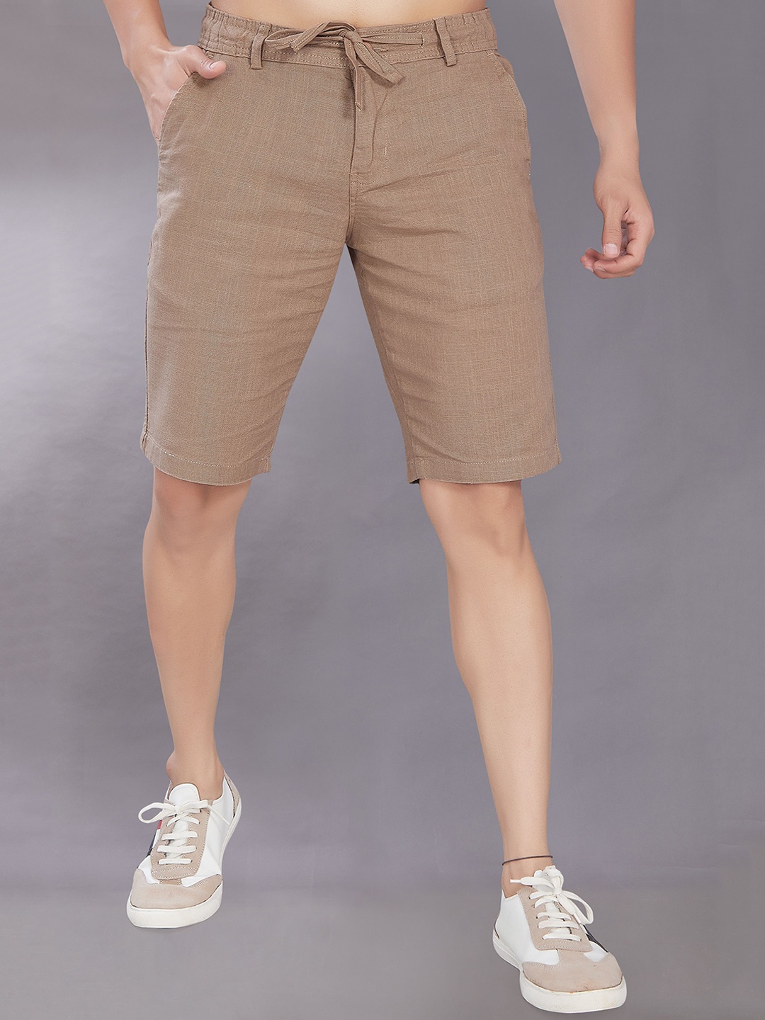 

DIVISIVE Men Linen Mid-Rise Above Knee Relaxed Fit Shorts, Camel brown