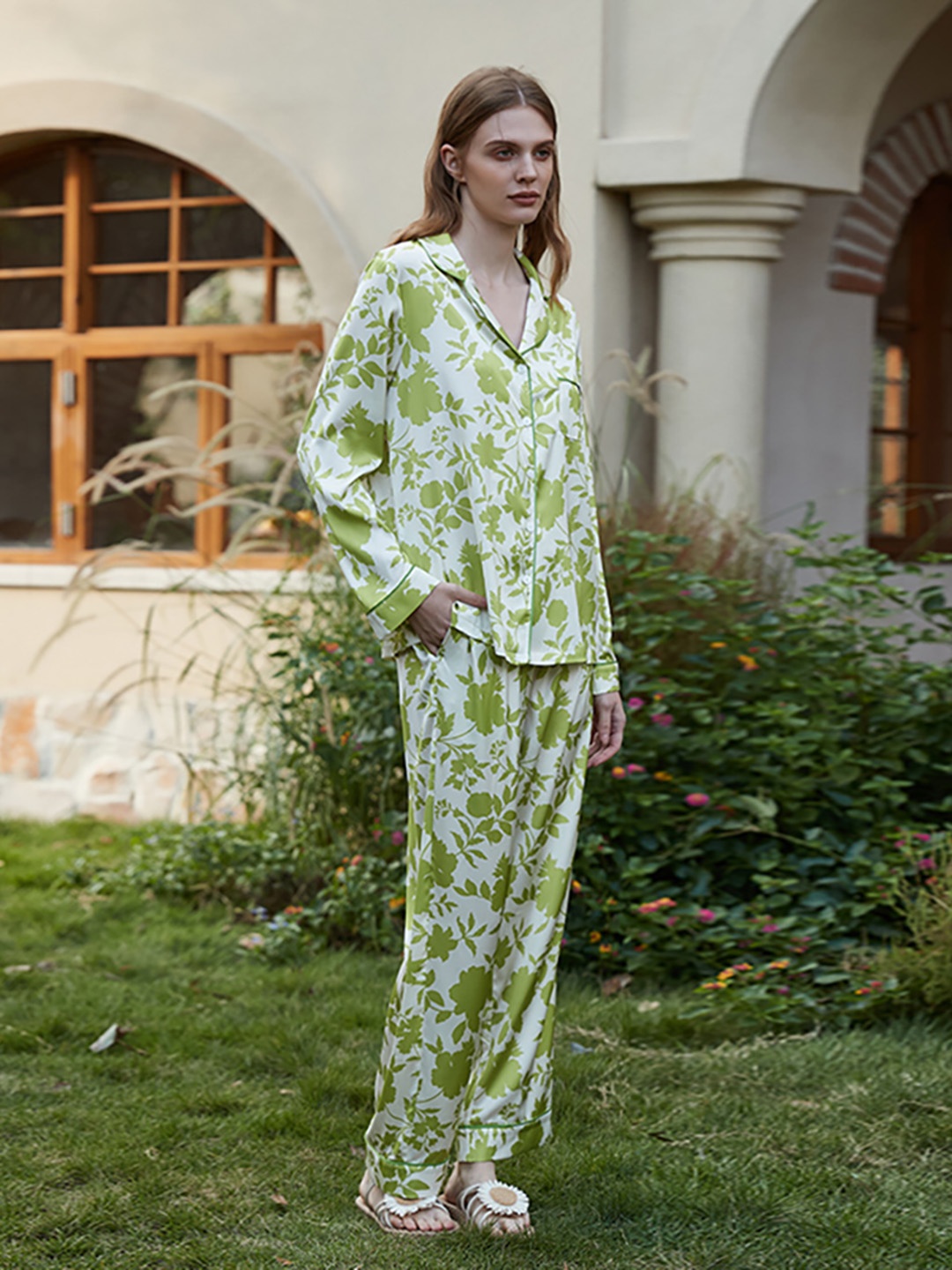 

JC Collection Women Floral Printed Lapel Collar Night suit, Green