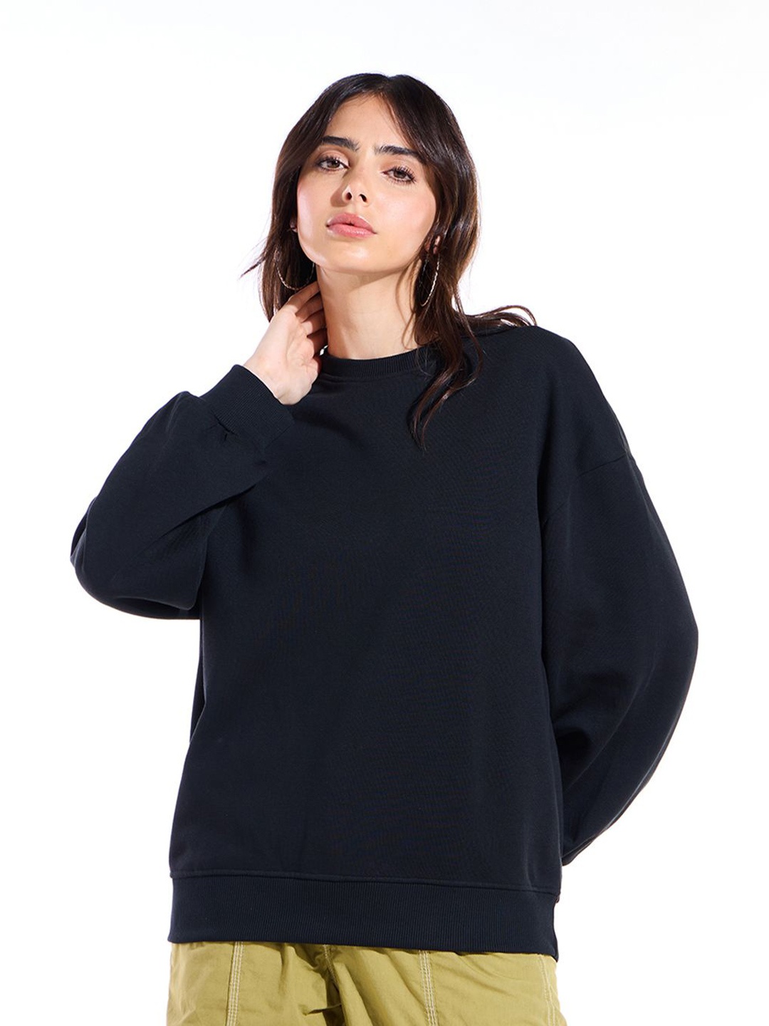 

Bewakoof Women Round Neck Long Sleeves Pullover Oversized Sweatshirt, Black