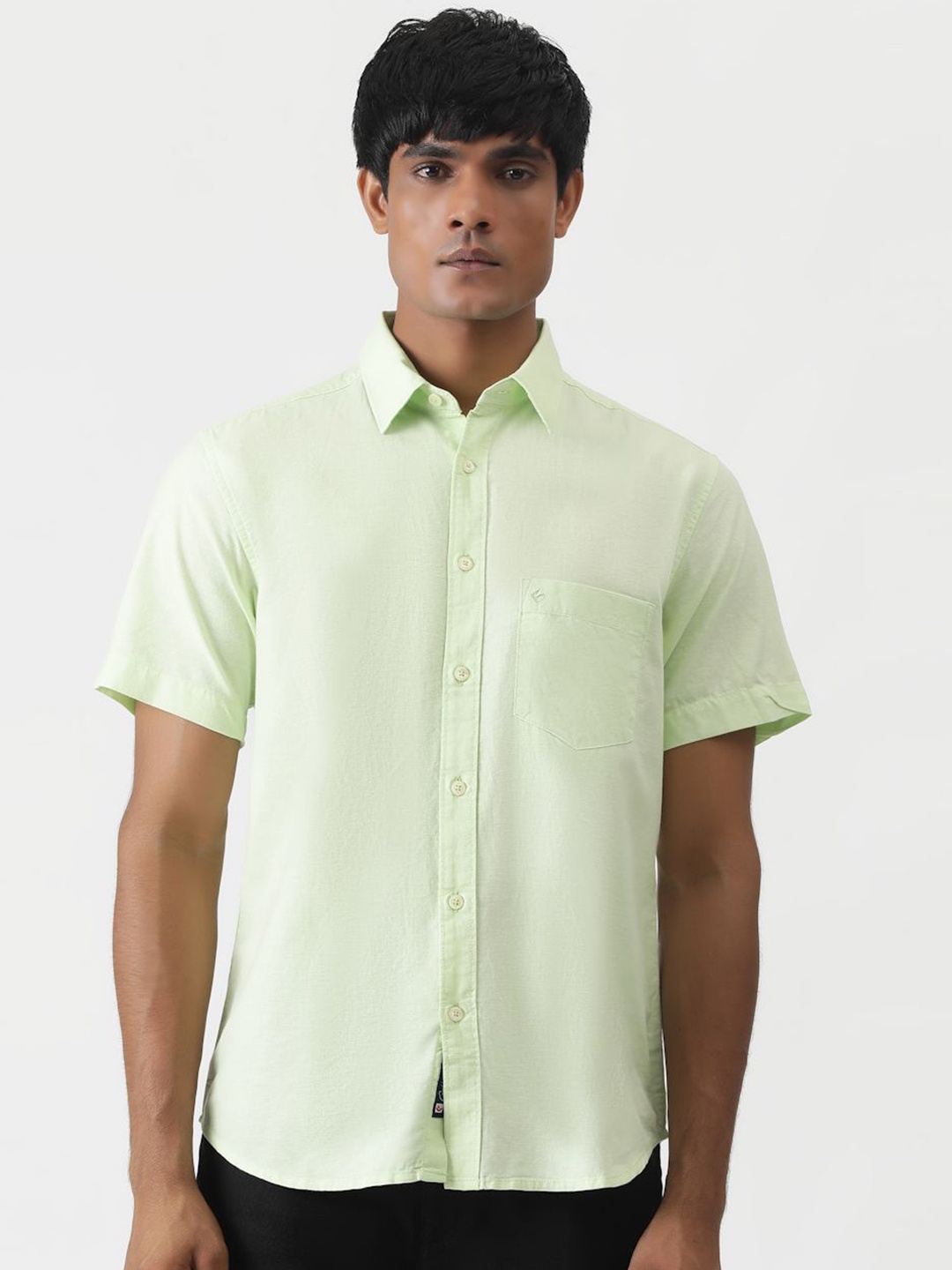

Greenfibre Men Slim Fit Opaque Casual Shirt, Green