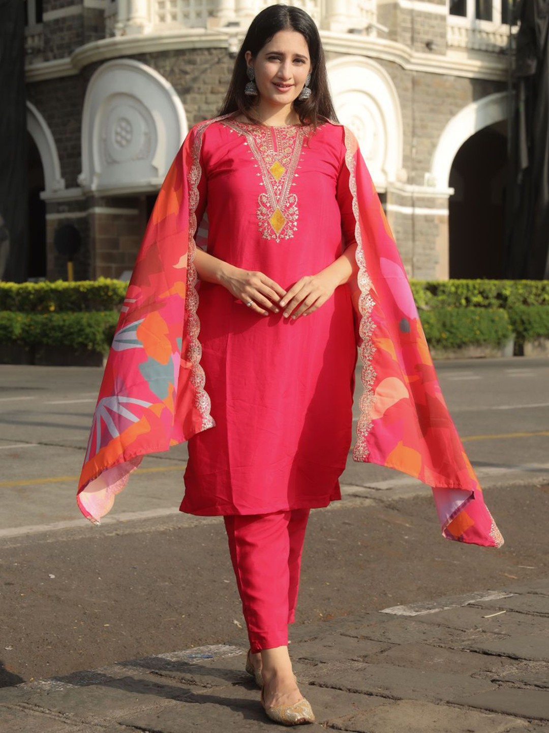 

zinzraa Women Regular Thread Work Chanderi Silk Kurta with Trousers & With Dupatta, Red