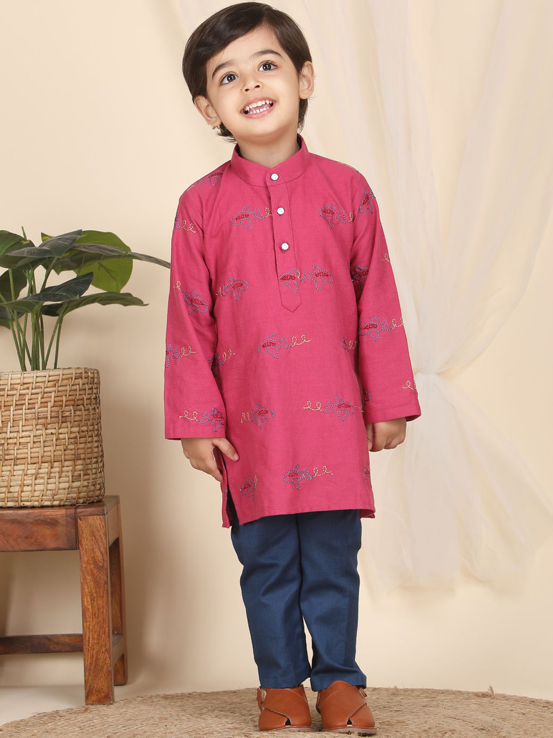

Polka Tots Boys Embroidered Regular Thread Work Pure Cotton Kurta with Pyjamas, Pink