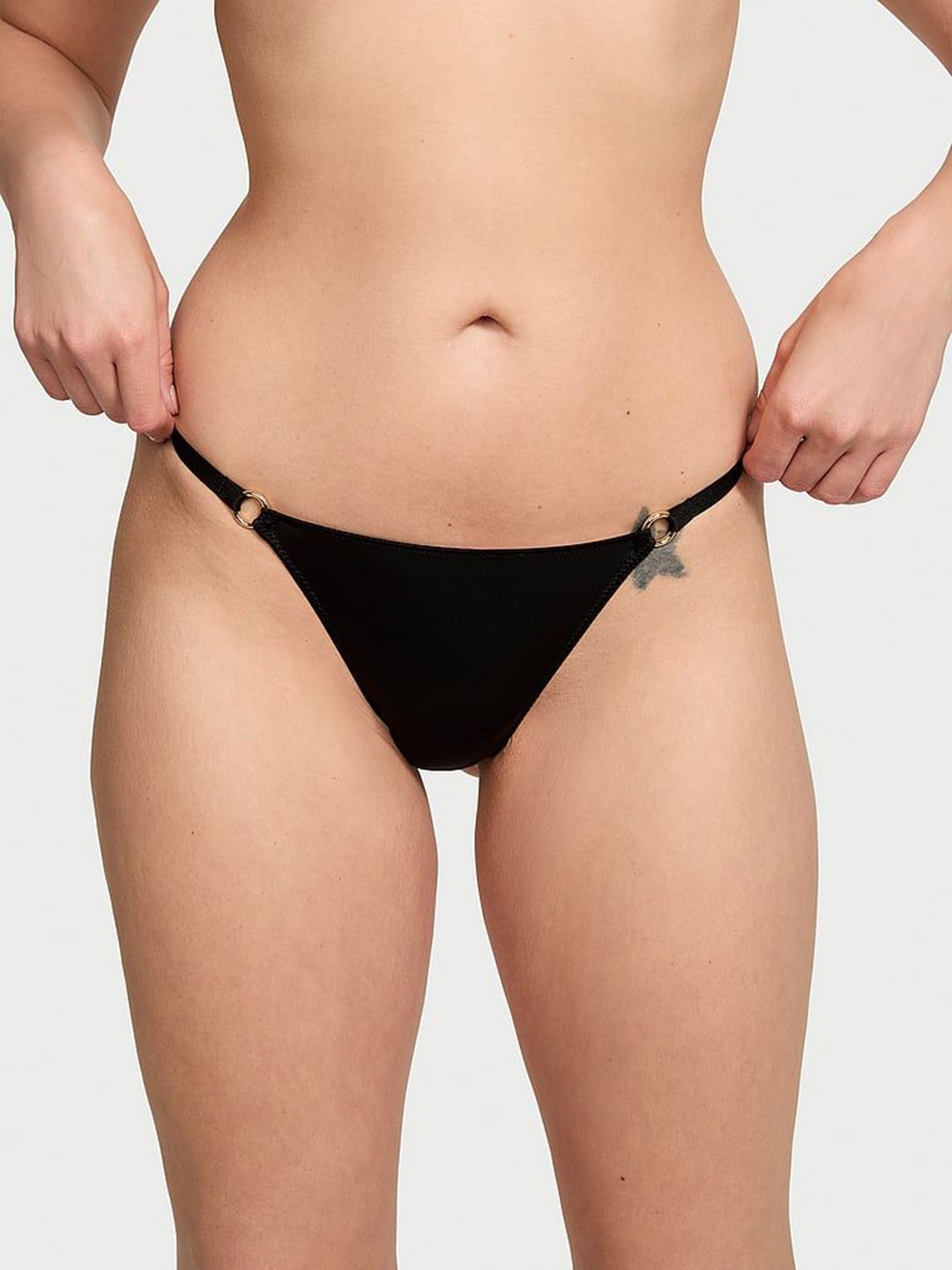

Victoria's Secret Women Low-Rise Seamless Thong Briefs, Black