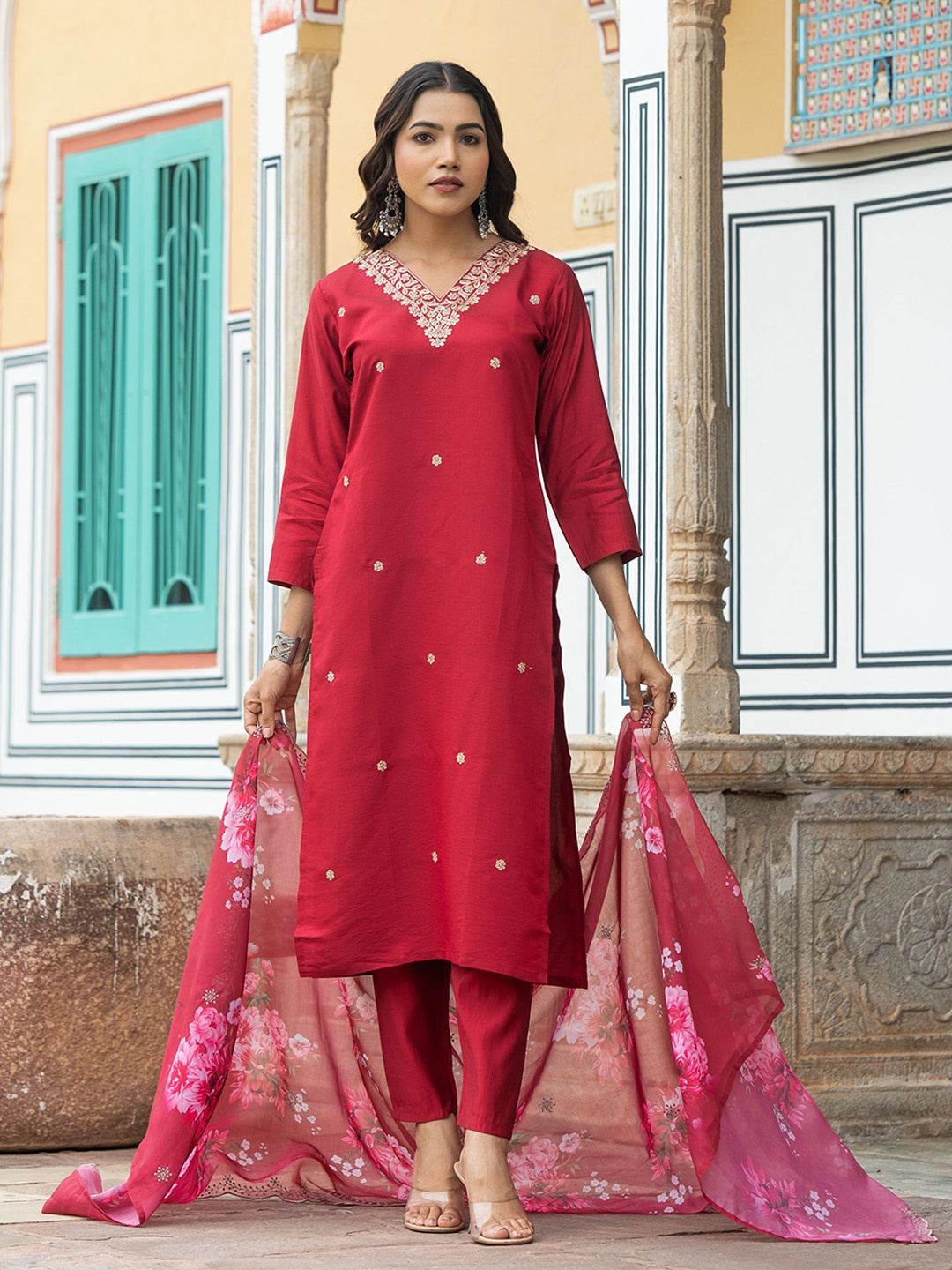 

Navlik Women Floral Embroidered Regular Kurta with Trousers & With Dupatta, Red