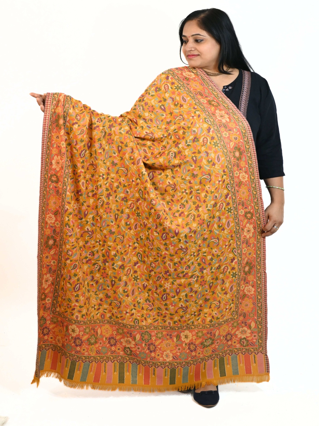 

Vrinde Women Paisley Printed Shawl, Yellow