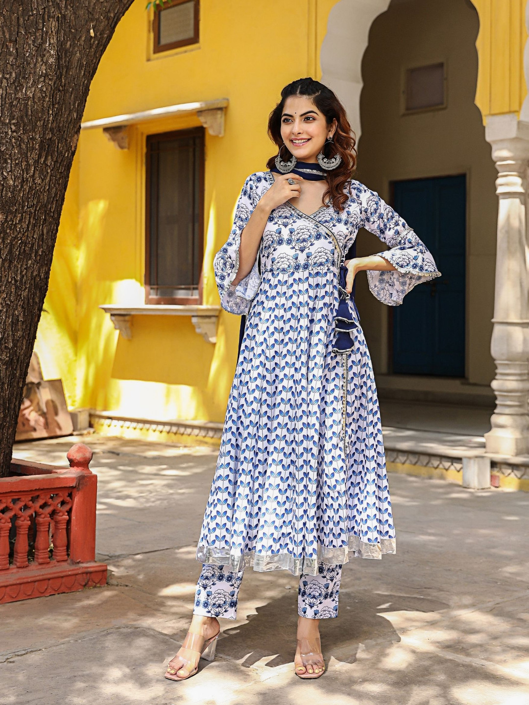 

ASHEERA Women Floral Printed Regular Gotta Patti Pure Cotton Kurta with Trousers & With Dupatta, White