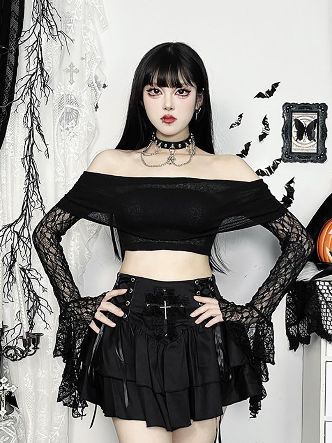 

StyleCast x Revolte Women Off-Shoulder Crop Top, Black