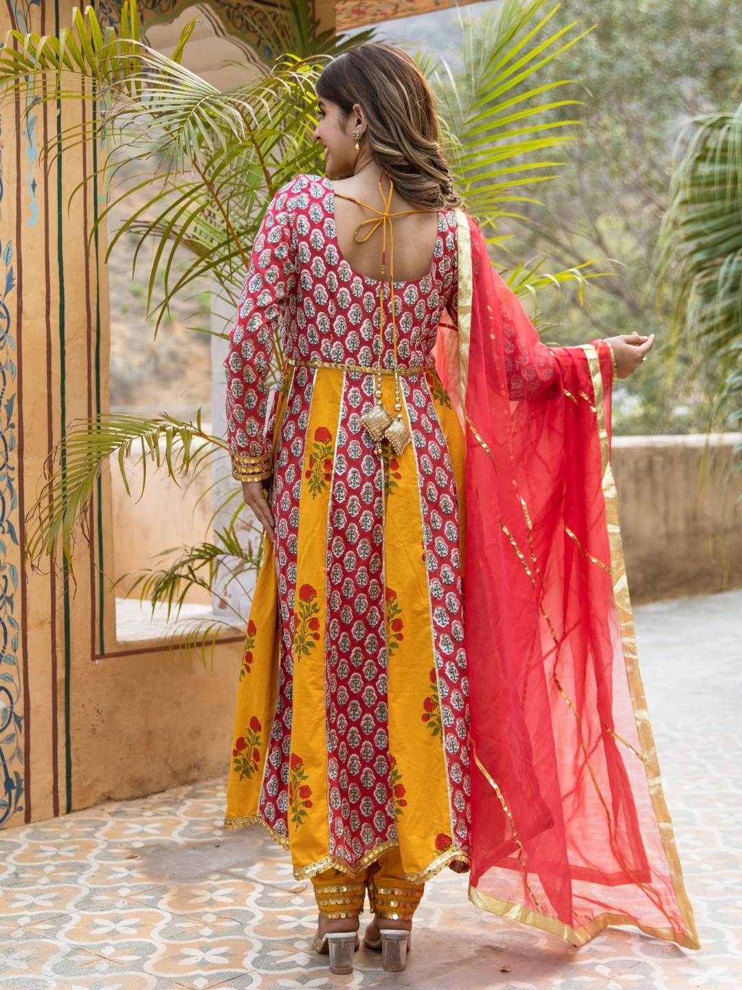

ASHEERA Women Floral Printed Regular Gotta Patti Pure Cotton Kurta with Trousers & With Dupatta, Yellow