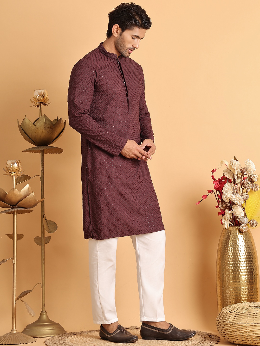

Jompers Men Embroidered Regular Sequinned Kurta with Pyjamas, Brown
