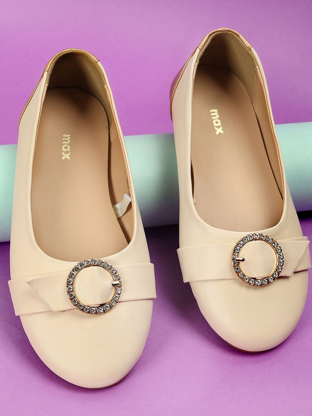 

max Girls Round Toe Embellished Ballerinas, Beige