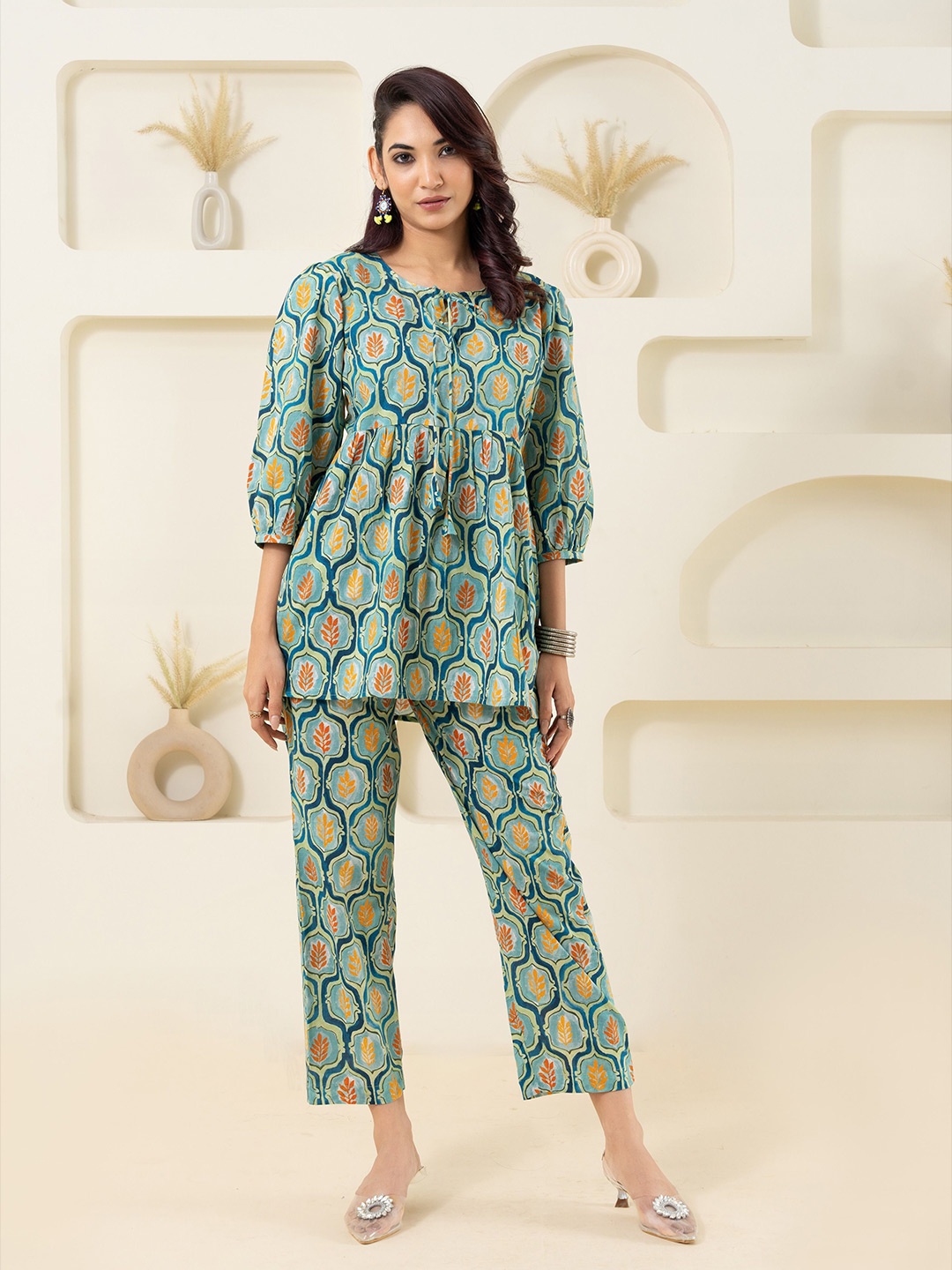 

GULABOSITABO Women Floral Printed Pure Cotton Top, Sea green