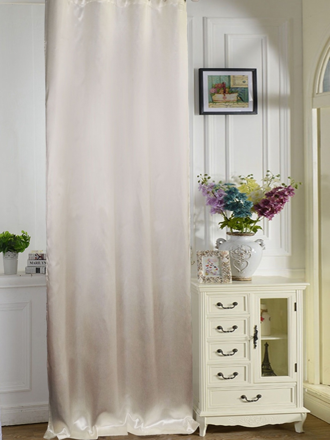 

Lushomes Cream-Coloured Window Curtain