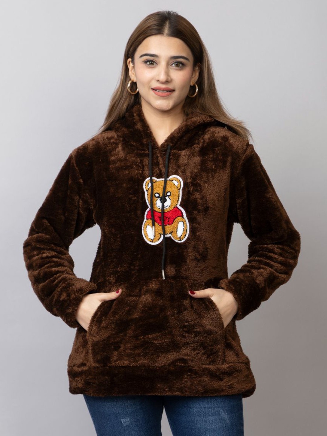

Looks United Women Graphic Applique Hooded Sweatshirt, Camel brown