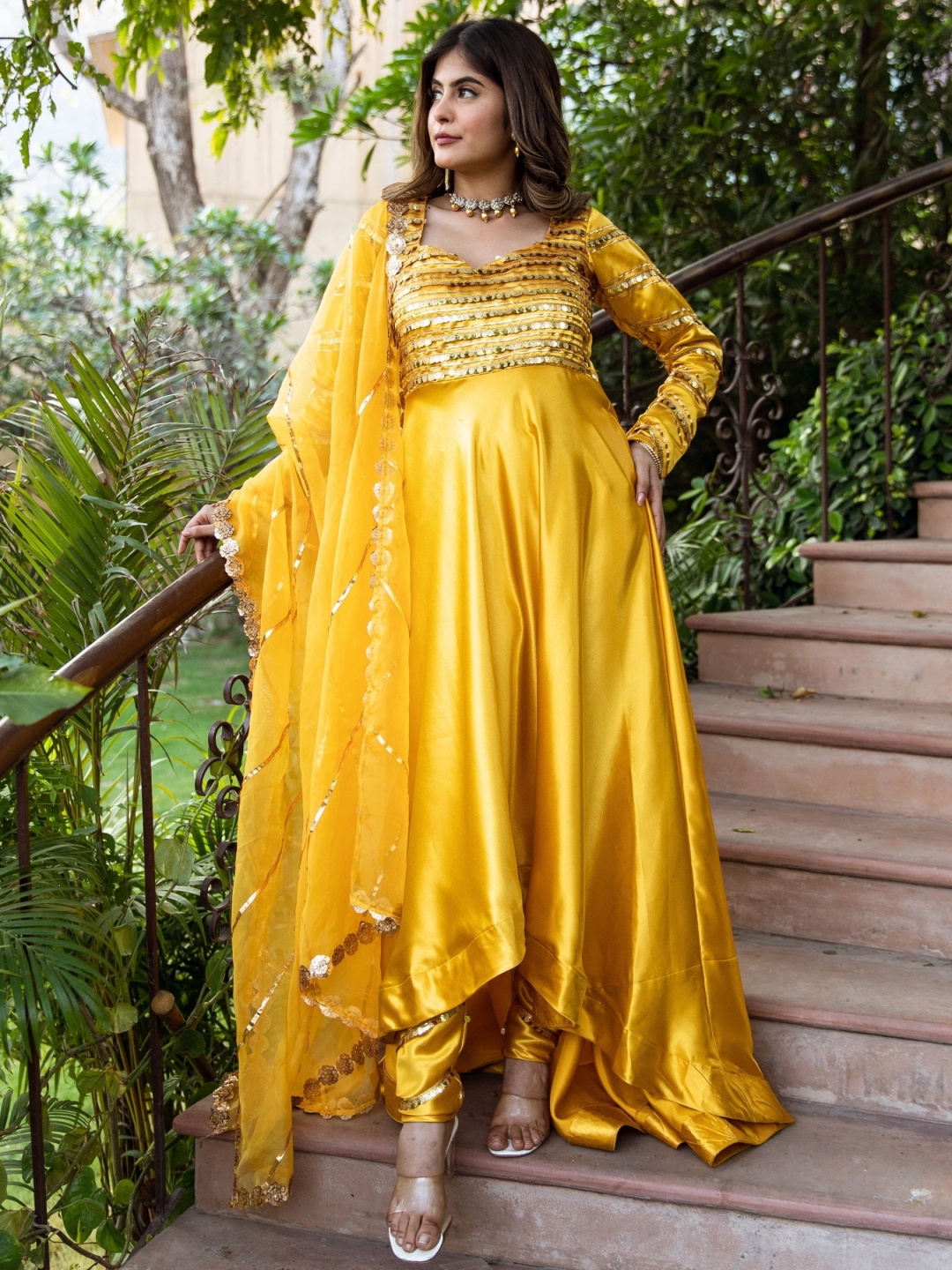 

ASHEERA Women Regular Gotta Patti Kurta with Trousers & With Dupatta, Yellow