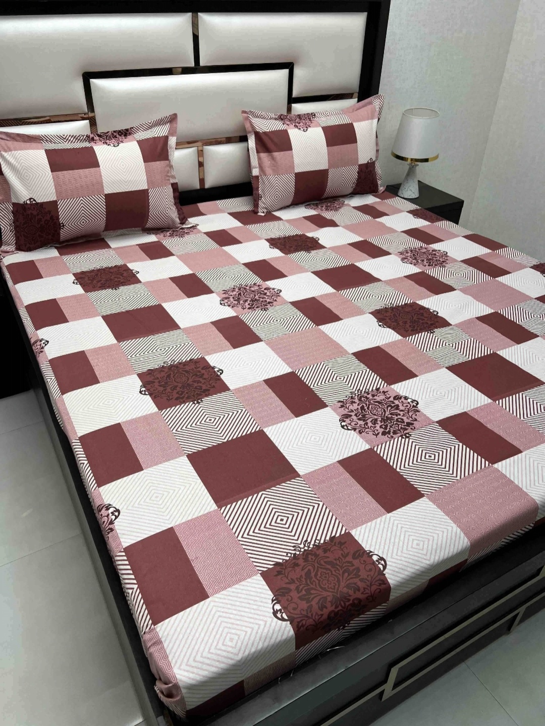 

Pure Decor Passion Maroon Printed Pure Cotton 350 TC Queen Bedsheet Set 2.25 m x 2.57 m